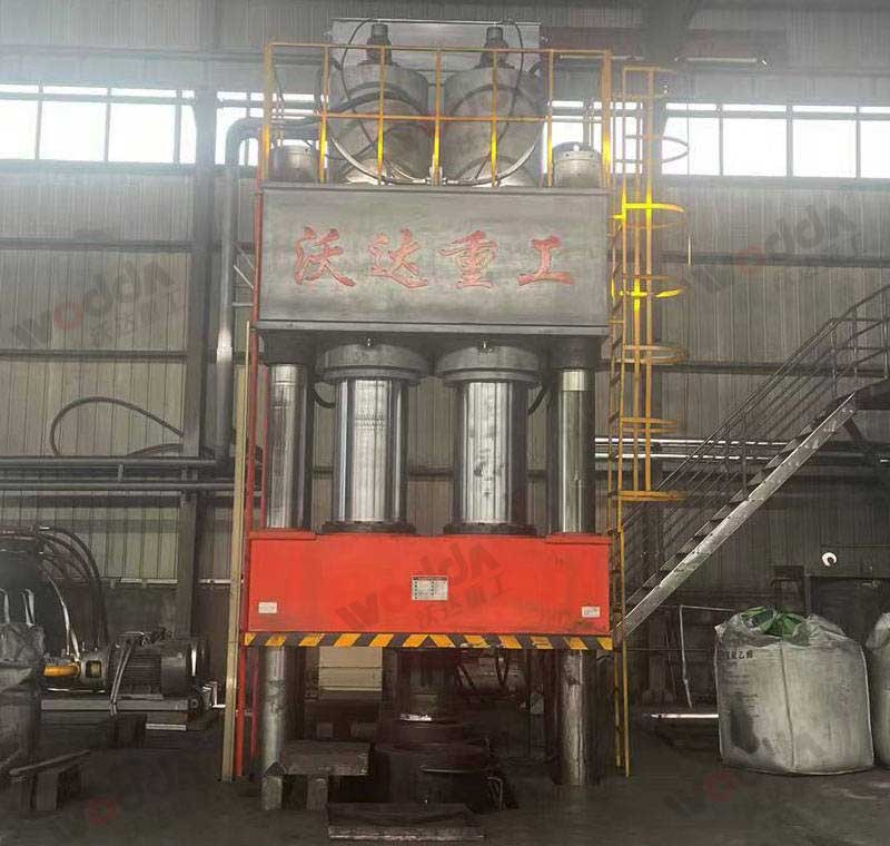 2000吨石墨坩埚液压机_液压机生产厂家