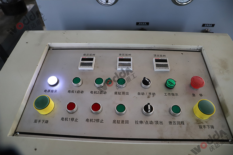 630吨拉伸液压机按钮控制台