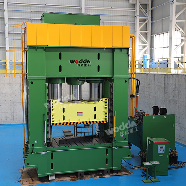 3000吨框架式油压机 3000吨框架式油压机