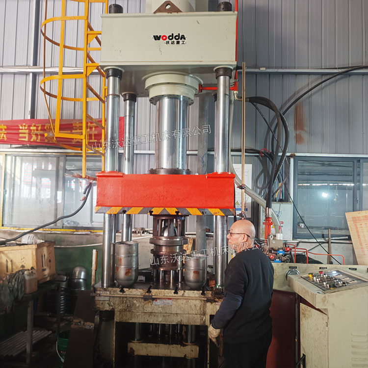 315吨拉伸液压机带液压垫