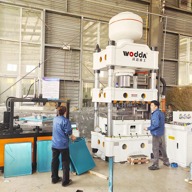 315吨不锈钢方盘拉伸液压机